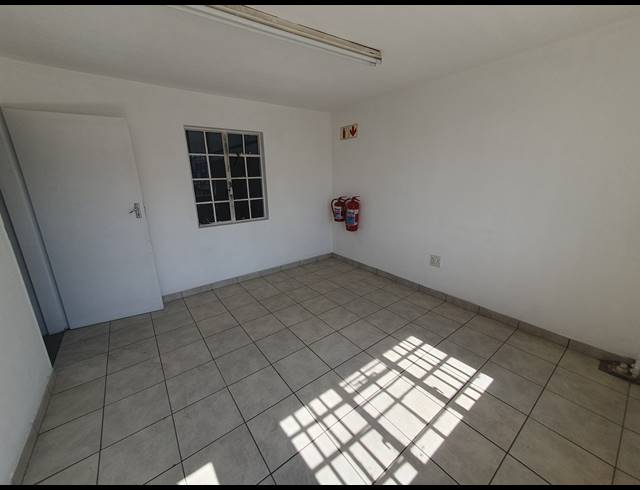 352M² WAREHOUSE TO LET IN CITY DEEP